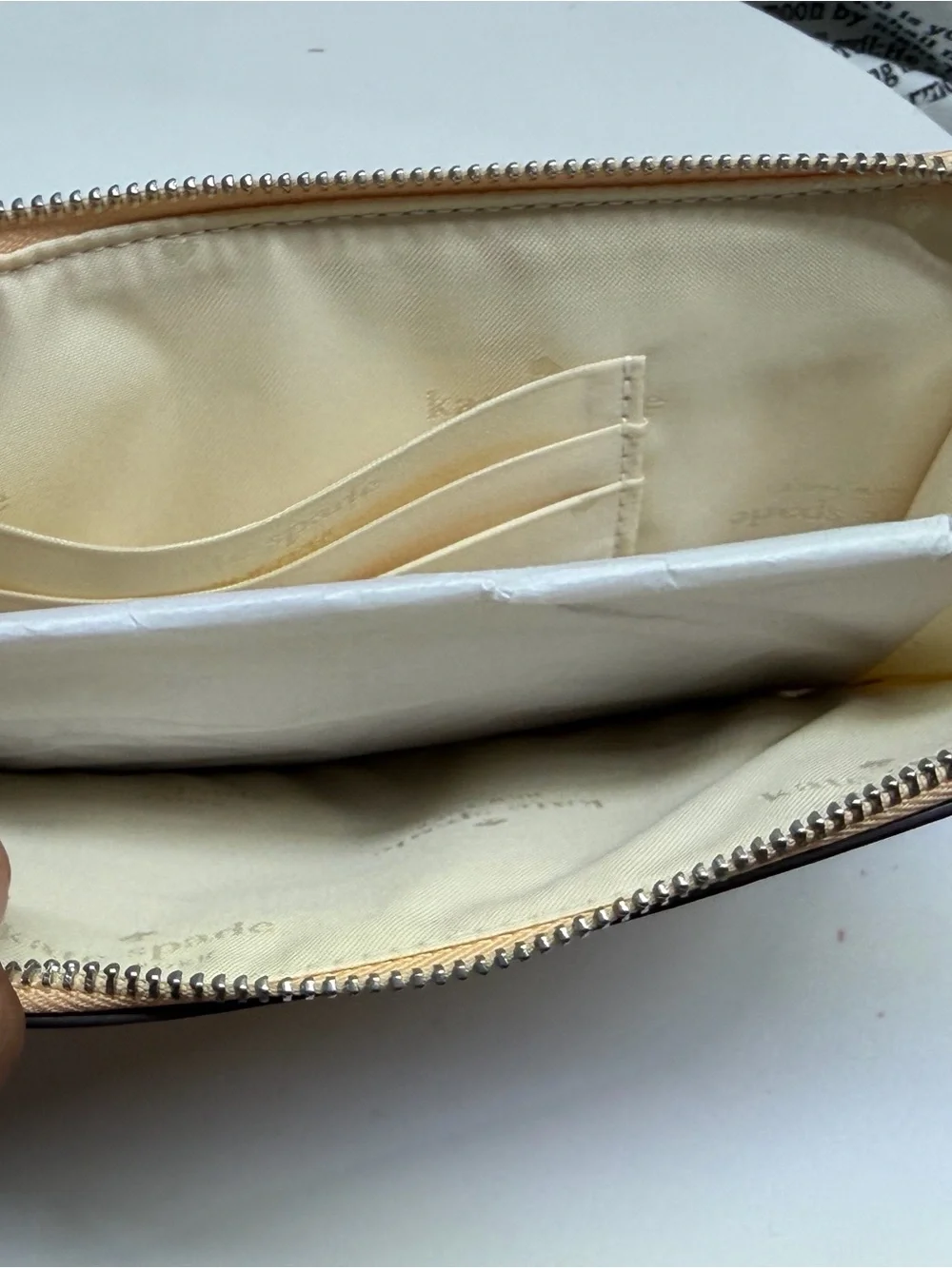 NWOT Kate Spade Lucy Medium L-Zip Wristlet